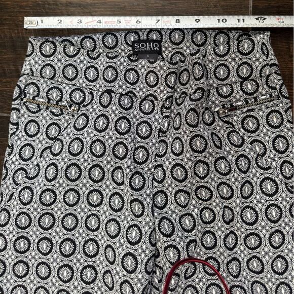 🖤 SOHO Apparel Ltd. Monochrome Geometric Pants – sz S - Picture 5 of 7